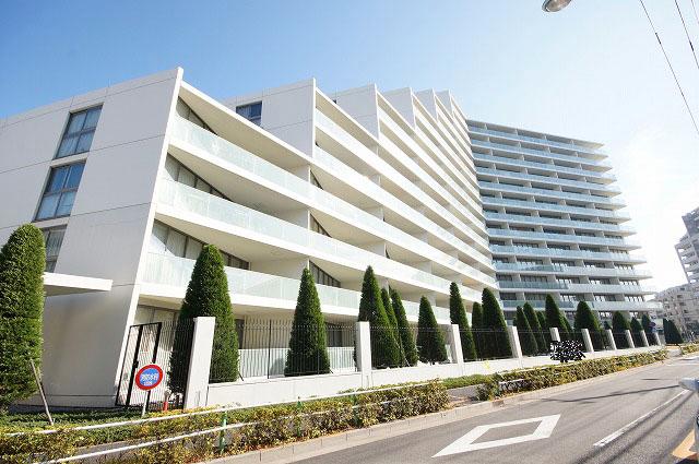 Local appearance photo. Local (12 May 2013) Shooting