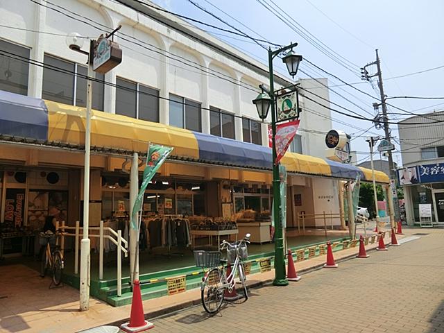 Supermarket. 700m to Tobu Store