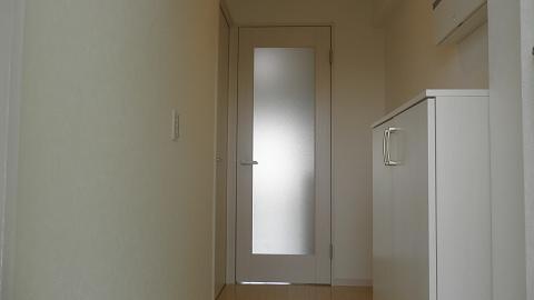 Entrance. Local (12 May 2013) Shooting