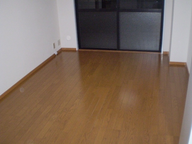 Living and room. Western-style 6 Pledge