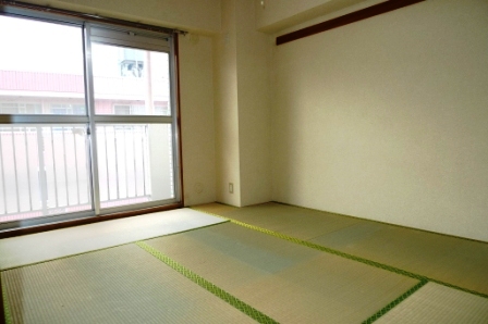 Living and room. It is so comfortable each room air-conditioned