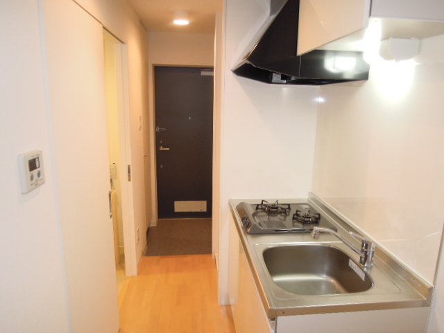 Other common areas. Entrance ・ kitchen