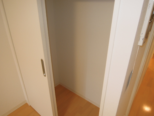 Receipt. Western-style closet