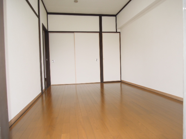 Other room space. Two-sided lighting ・ Western-style 6 Pledge (see photo)