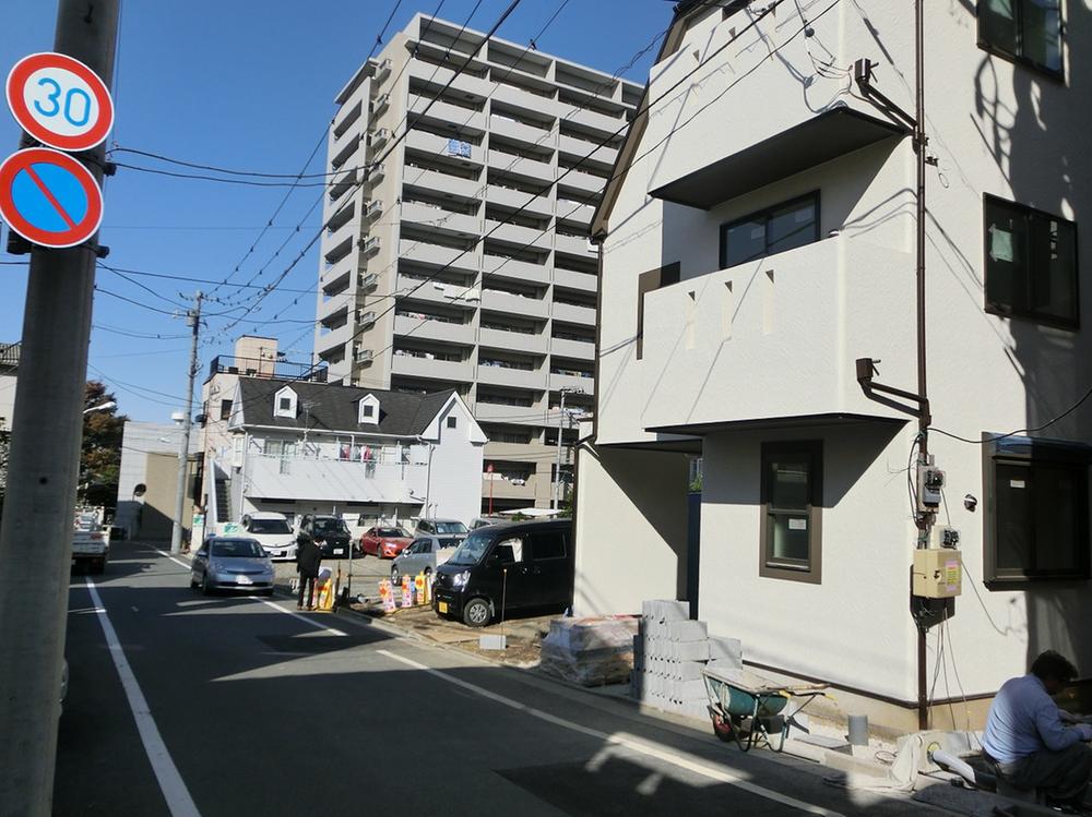 Local photos, including front road. Local (12 May 2013) Shooting