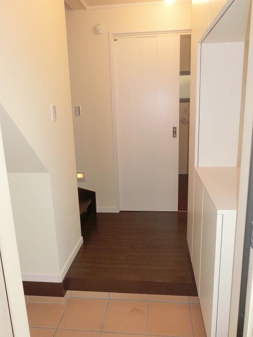 Entrance. Local (12 May 2013) Shooting