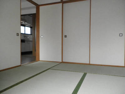 Living and room. ☆ Pat is also Japanese-style storage of south ☆