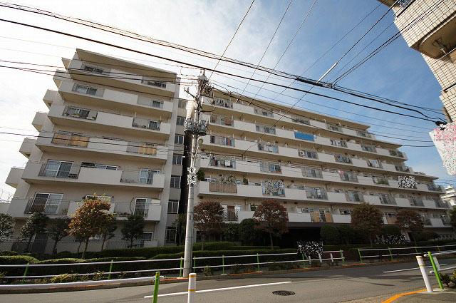 Local appearance photo. Local (10 May 2013) Shooting