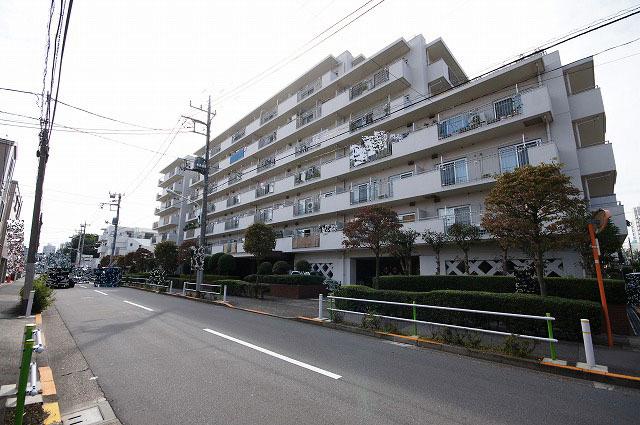 Local appearance photo. Local (10 May 2013) Shooting