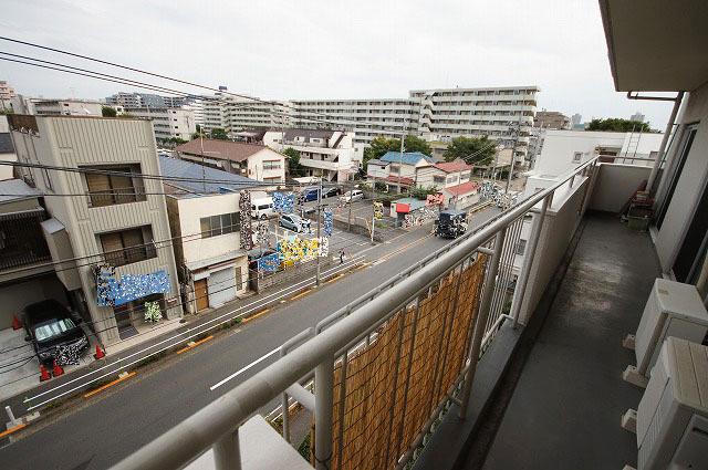 Balcony. Local (10 May 2013) Shooting