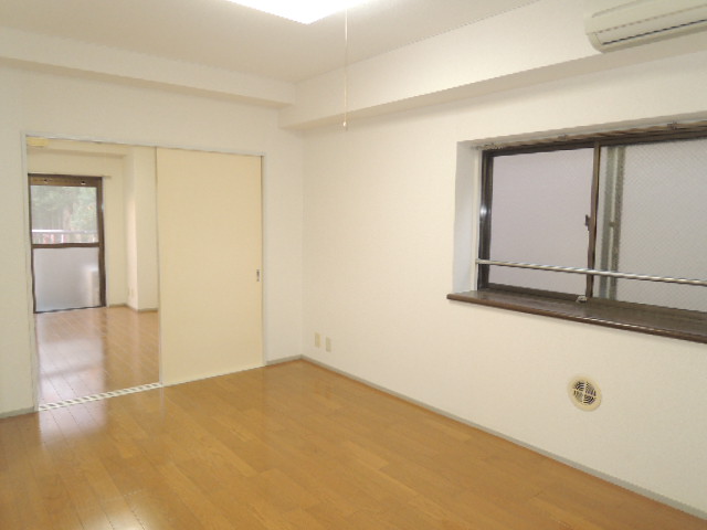 Other room space. Western style room