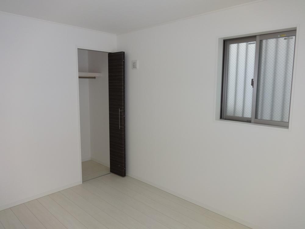 Non-living room. Indoor (11 May 2013) Shooting