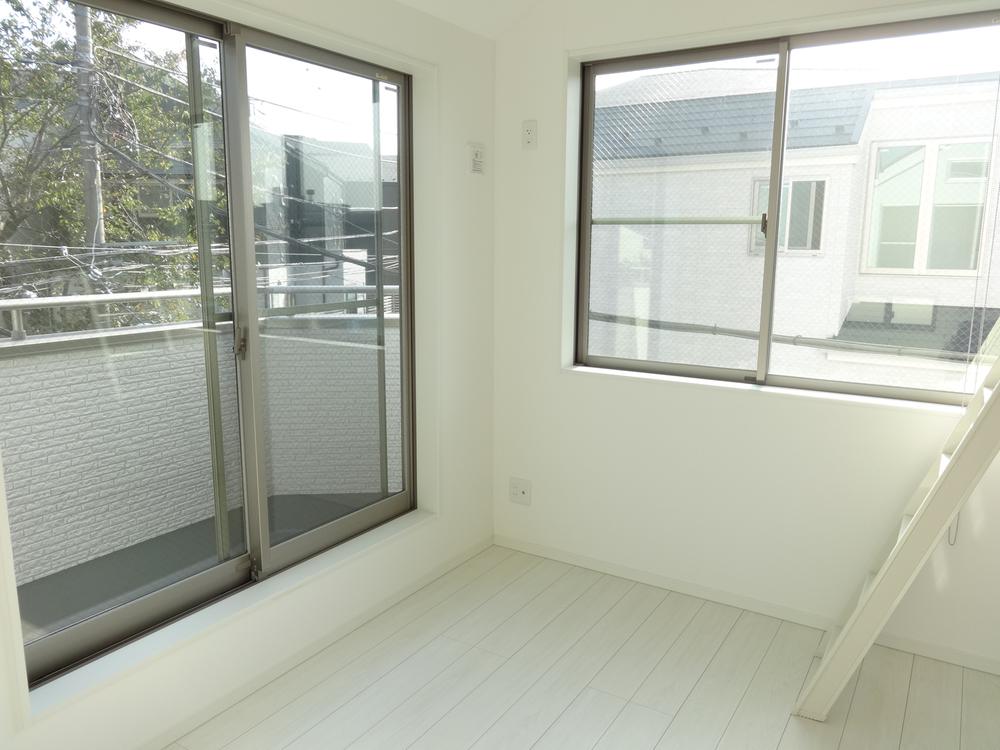 Non-living room. Indoor (11 May 2013) Shooting