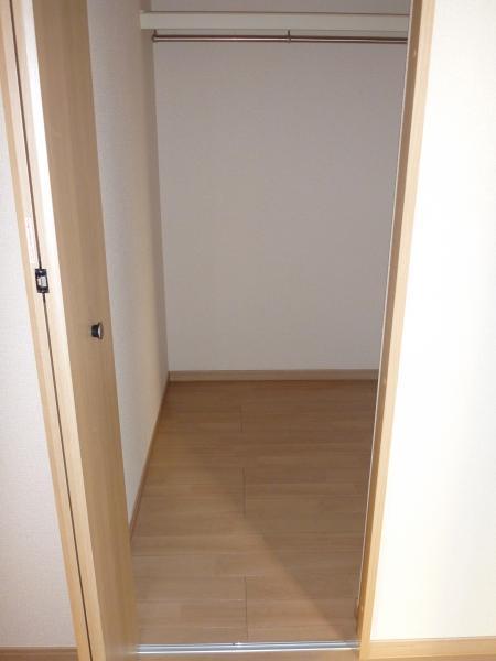 Receipt. You can use a wide room with with closet