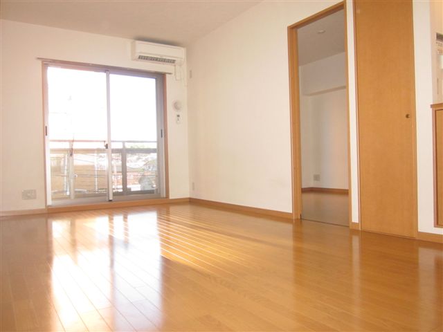 Living and room. living ・ Living room and air conditioning total of 3 groups