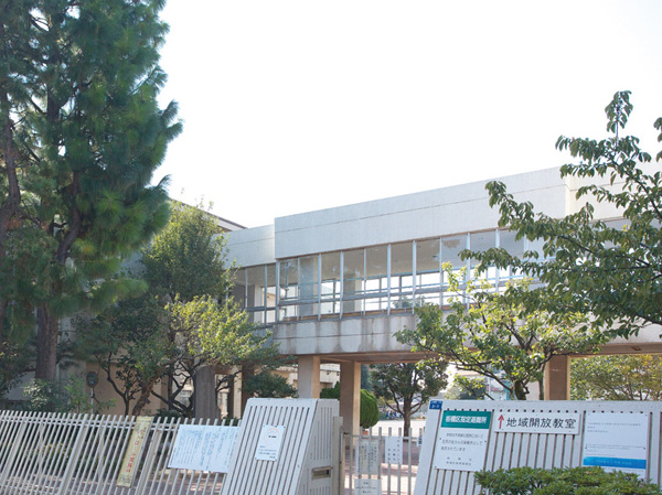 Surrounding environment. Municipal Kamiitabashi fourth elementary school (6-minute walk, About 450m)