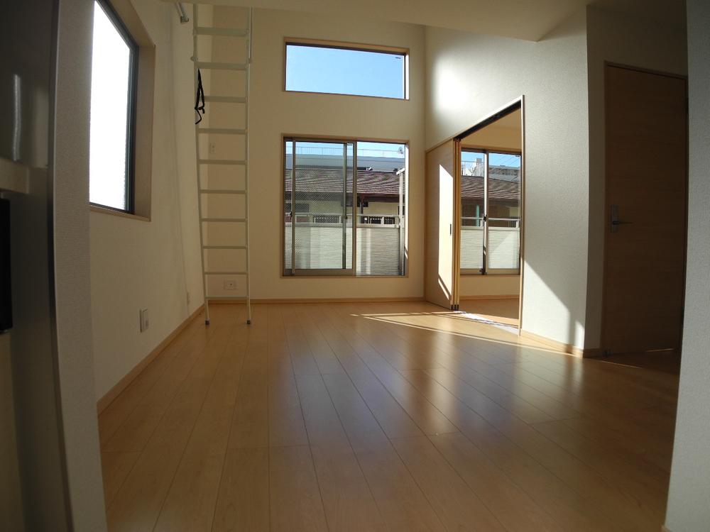 Living. Building 2 room (December 2013) Shooting