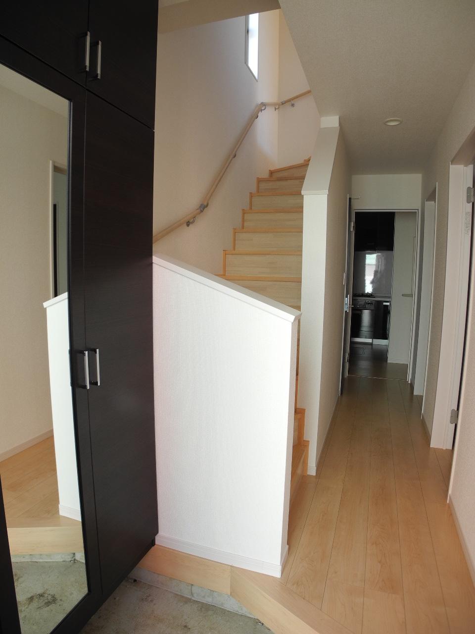 Entrance. 1 Building room (12 May 2013) Shooting