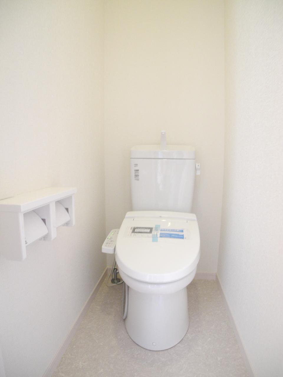 Toilet. 1 Building room (12 May 2013) Shooting