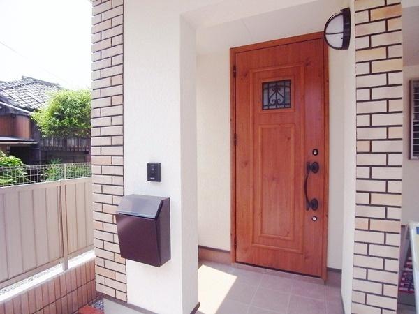 Entrance. 1 Building entrance