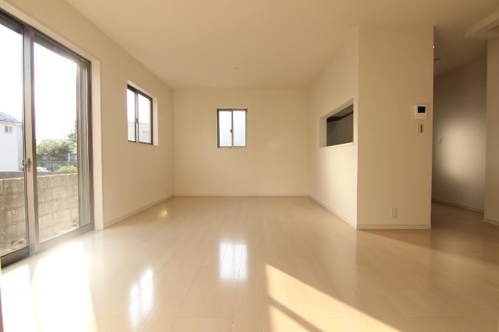 Same specifications photo (kitchen). Our construction Blooming garden! Image Photos