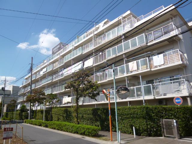 Local appearance photo. Local (12 May 2013) Shooting