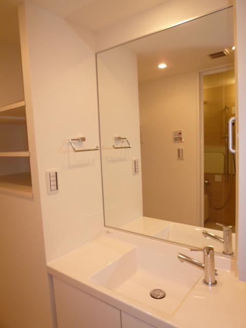 Wash basin, toilet. Local (12 May 2013) Shooting