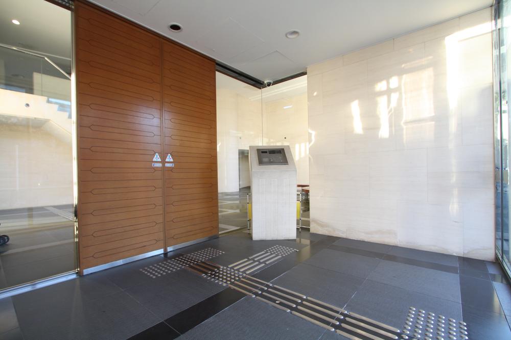 Local appearance photo