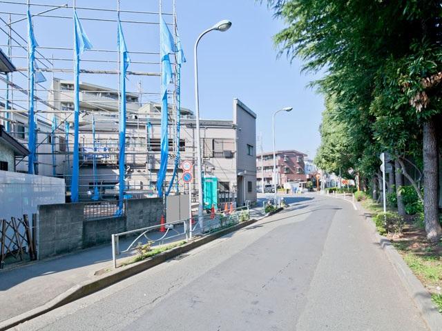 Local photos, including front road. Local (11 May 2013) Shooting