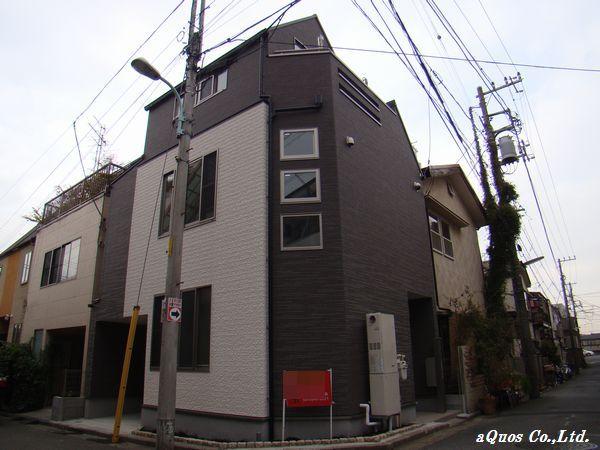 Local appearance photo. Local (12 May 2013) Shooting