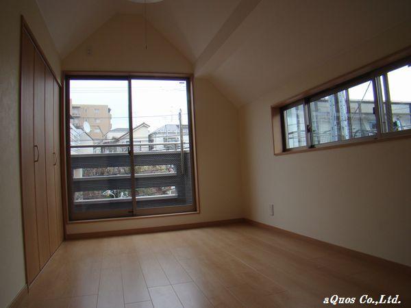 Non-living room. Indoor (12 May 2013) Shooting