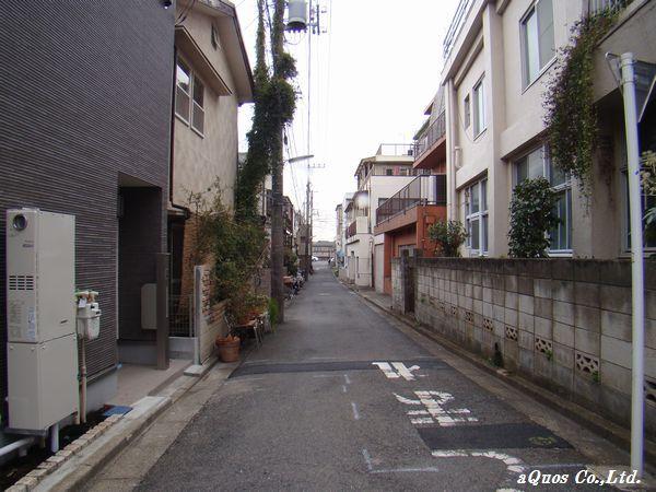 Local photos, including front road. Local (12 May 2013) Shooting