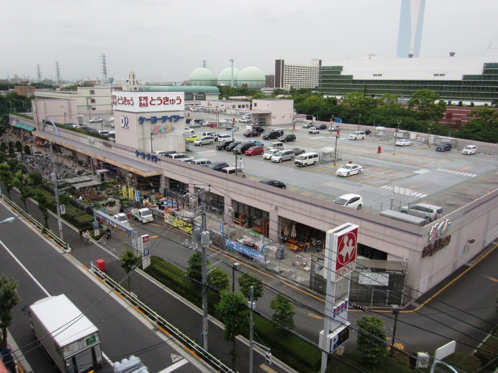 Supermarket. Takashimadaira Tokyu until the (super) 551m