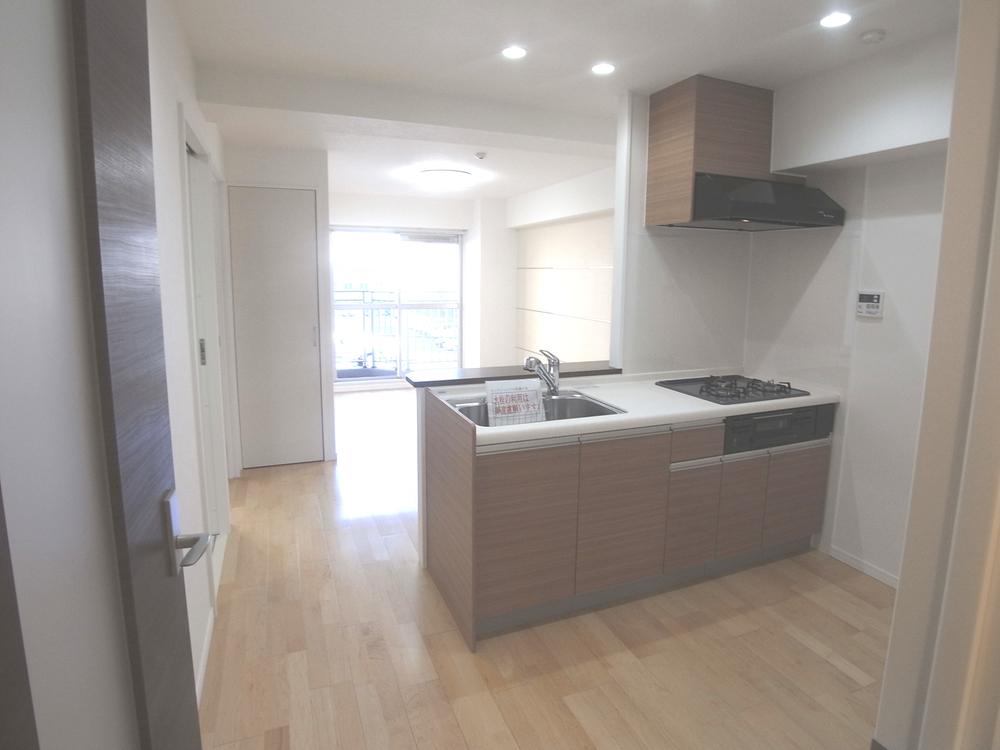 Living. Local (11 May 2013) Shooting