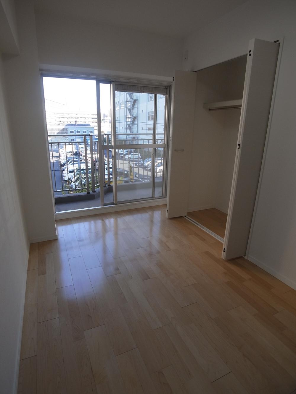 Non-living room. Indoor (11 May 2013) Shooting