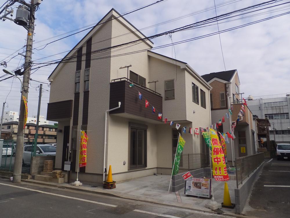 Local appearance photo. Spacious and garage space There is also a per-yang there is a feeling of freedom local (January 2014) Shooting