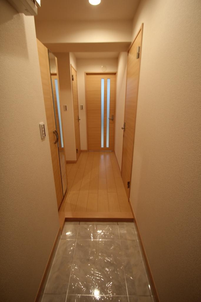 Entrance. Bright calm entrance!