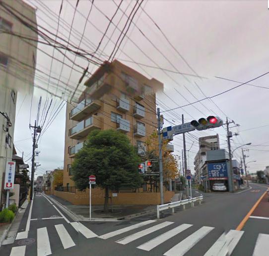 Streets around. 20m to the surrounding environment