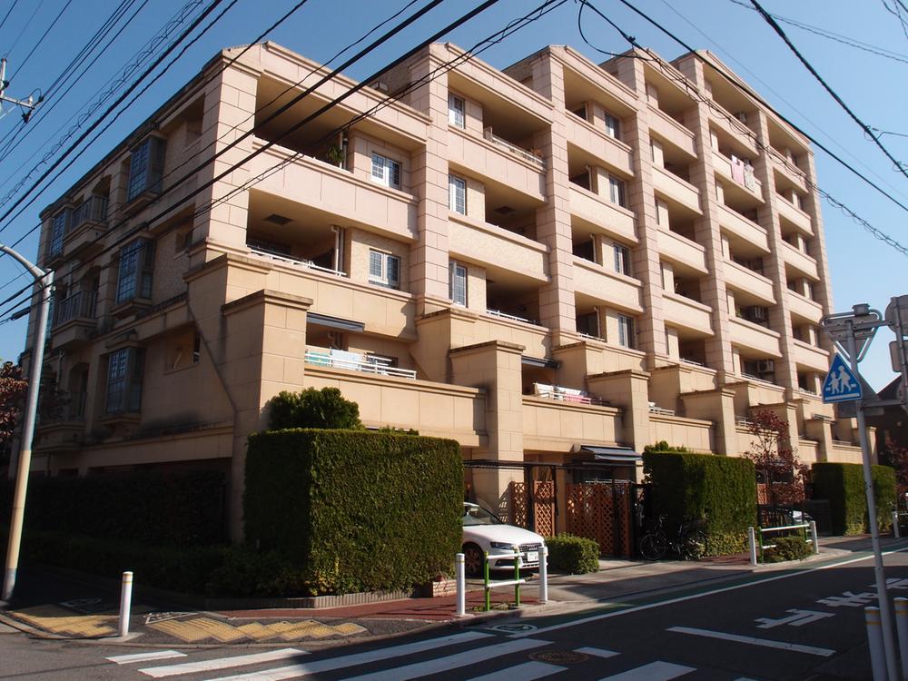 Local appearance photo