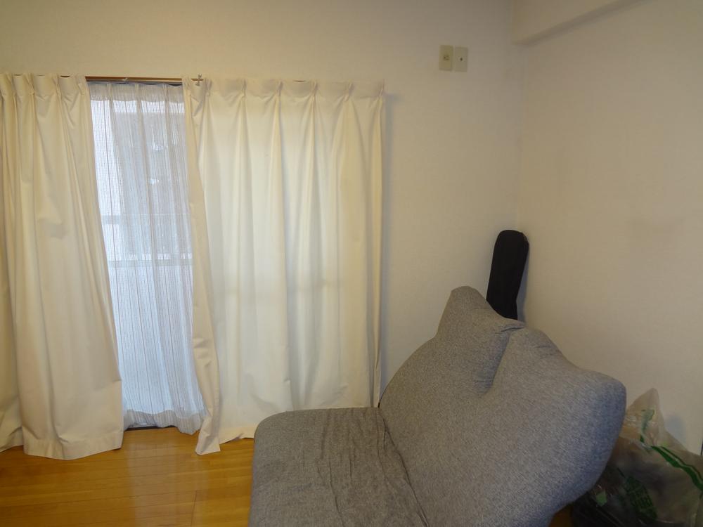 Non-living room. Indoor (12 May 2013) Shooting