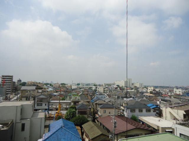 View photos from the dwelling unit. View from the site (August 2013) Shooting