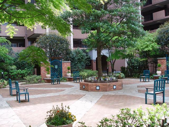 Other common areas. Patio garden