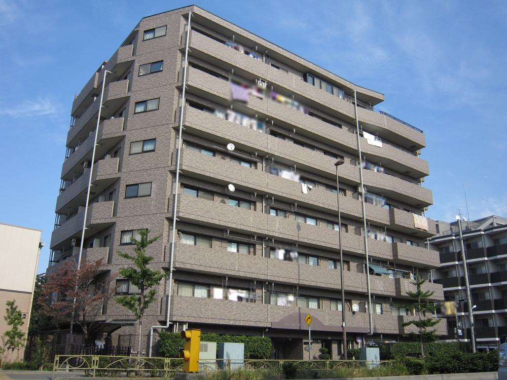 Local appearance photo. Local (11 May 2013) Shooting