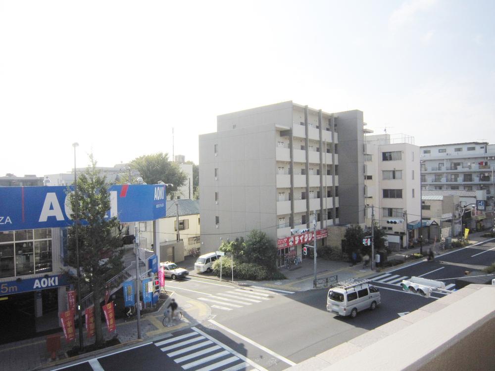 View photos from the dwelling unit. View from the site (November 2013) Shooting