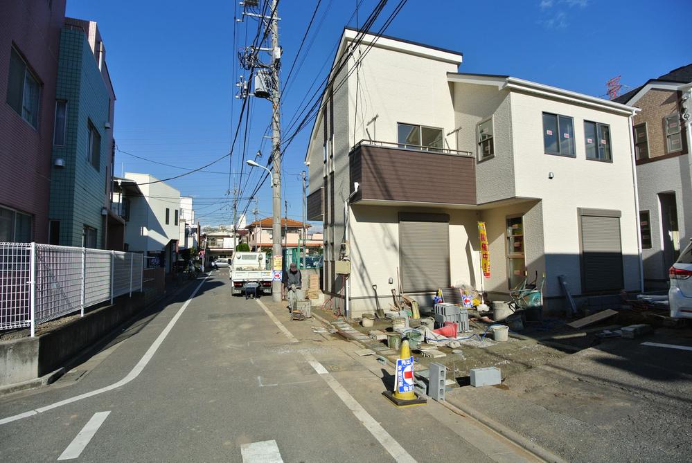 Local photos, including front road. Local (12 May 2013) Shooting