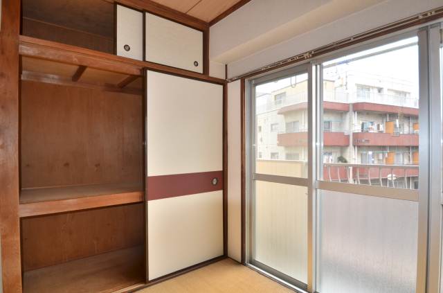 Receipt. Bright two-plane balcony