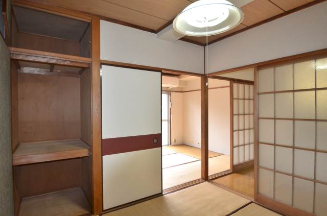 Receipt. There in the housing 2 places!