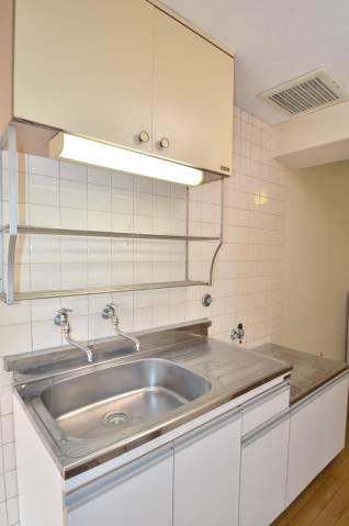 Kitchen. Spacious kitchen