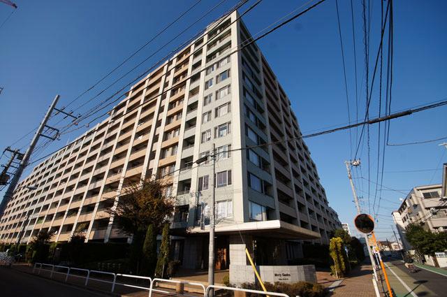 Local appearance photo. Local (11 May 2013) Shooting