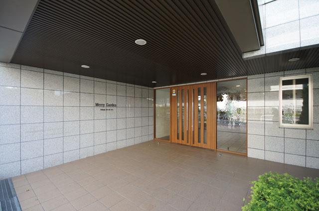 Local appearance photo. Local (11 May 2013) Shooting